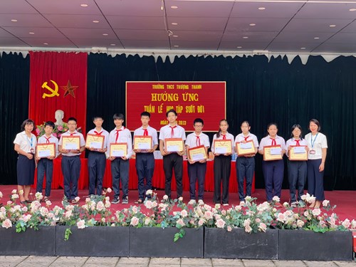 Chào cờ đầu tuần chuyên đề: Trường THCS Thượng Thanh với hoạt động hưởng ứng Tuần lễ học tập suốt đời năm 2023