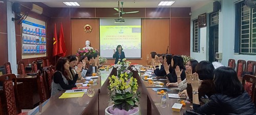 Chi bộ trường THCS Thượng Thanh họp kiểm điểm Đảng viên cuối năm