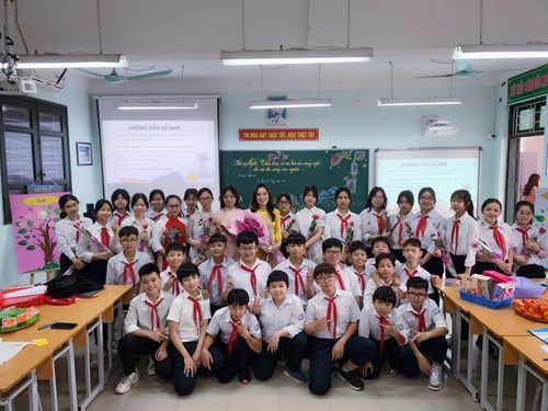 Cô giáo Nguyễn Thị Thùy đã thực hiện tiết dạy thi Giáo viên dạy giỏi môn Ngữ Văn cấp Quận năm học 2022 – 2023