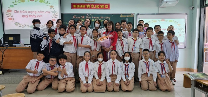 Cô giáo Đặng Thị Thu Hương dự thi tiết Giáo viên giỏi cấp Quận bộ môn Khoa học tự nhiên năm học 2022-2023