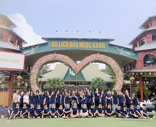 Trường THCS VIệt Hưng tổ chức tham quan học tập ngoại khóa cho học sinh
