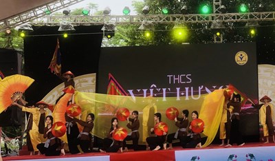 Trường THCS Việt Hưng tham gia Hội thi  Dân vũ Tài năng cán bộ Đội - Dance Your Style” Quận Long Biên năm học 2022- 2023