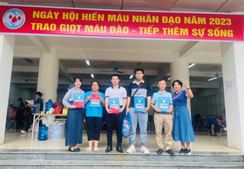 Trường THCS Việt Hưng tham gia Hiến máu nhân đạo năm 2023