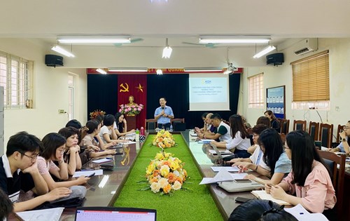 Trường THCS Việt Hưng tham gia bồi dưỡng nghiệp vụ