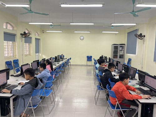 Học sinh Khối 5 trường tiểu học Cự Khối tham gia cuộc thi Violympic Toán – Tiếng Việt và Violympic Toán – Tiếng Anh trên mạng Internet năm học 2022-2023