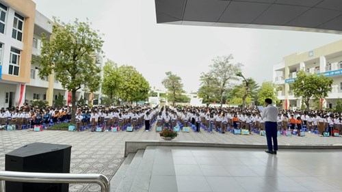 Trường tiểu học Đoàn Kết hưởng ứng “Ngày thế giới tưởng niệm các nạn nhân tử vong do tai nạn giao thông tại Việt Nam” năm 2022