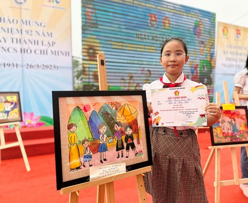 Em Ngô Trần Bảo Thư học sinh lớp 5A5 giành giải Nhất “Ngày hội sắc màu”