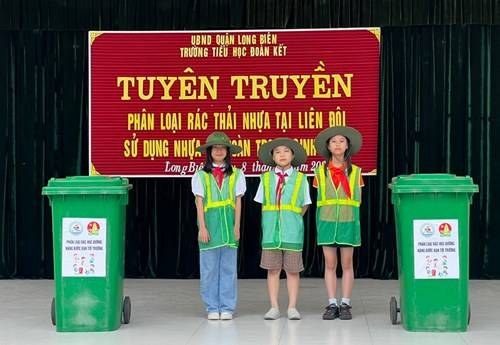 Trường Tiểu học Đoàn Kết giáo dục lòng nhân ái thông qua mô hình  “Phân loại rác học đường – Nâng bước bạn tới trường”