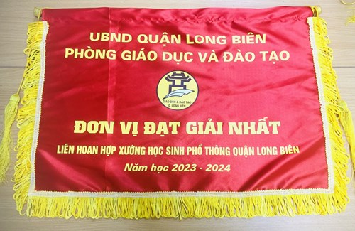 Nhà trường vinh dự là đơn vị đạt giải Nhất Liên hoan Hợp xướng học sinh Phổ thông quận Long Biên
