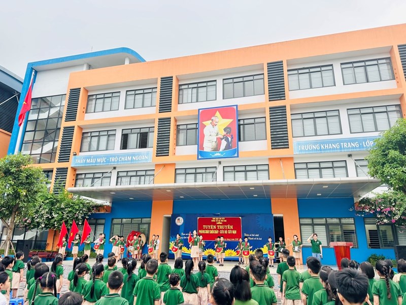Trường Tiểu học Đoàn Khuê tổ chức tuyên truyền về công tác phòng cháy chữa cháy - cứu hộ cứu nạn cho học sinh toàn trường