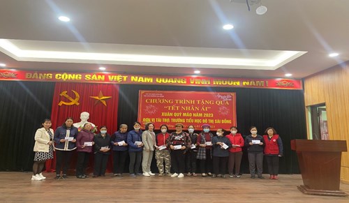 TẾT NHÂN ÁI XUÂN QUÝ MÃO 2023 - Vòng tay yêu thương từ mái trường tiểu học  Đô thị Sài Đồng