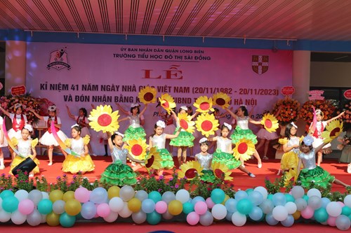 Trường Tiểu học Đô thị Sài Đồng tổ chức Lễ kỉ niệm 41 năm Ngày Nhà giáo Việt Nam 20/11 và đón nhận Bằng khen của UBND thành phố Hà Nội 