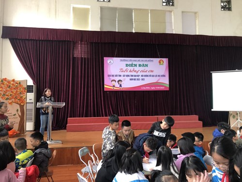 Liên đội Tiểu học Đô thị Sài Đồng tổ chức Diễn đàn  Tuổi hồng của em 