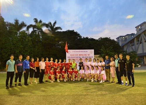 Giao lưu bóng đá nữ chào mừng kỷ niệm 20 năm thành lập quận Long Biên