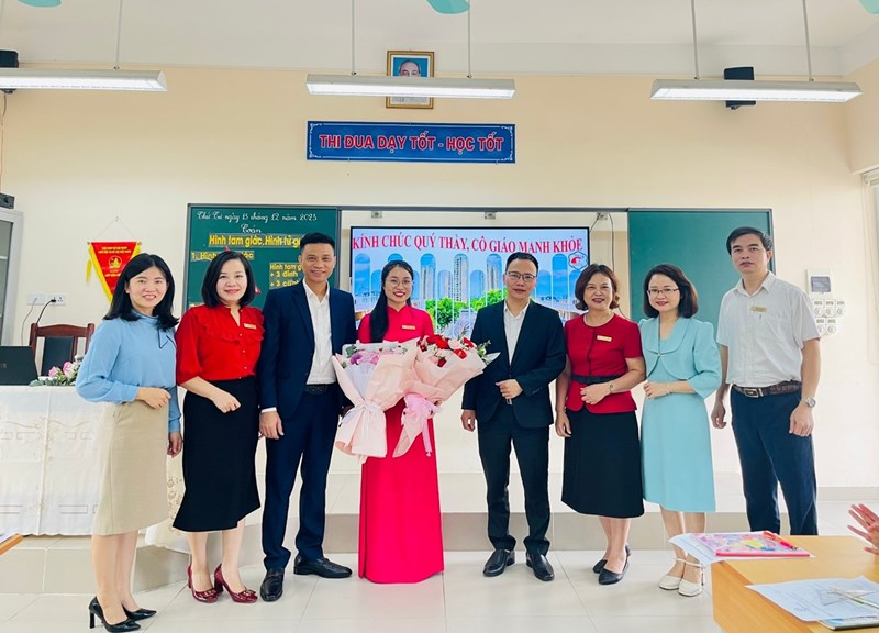 Cô giáo Chử Thị Thu Trang hoàn thành tiết dự thi Giáo viên giỏi cấp Quận  năm học 2023 – 2024