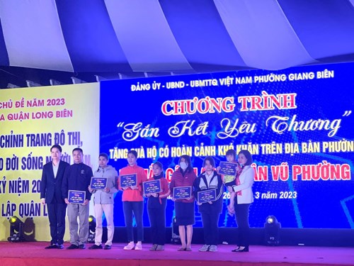 Hưởng ứng chương trình phát động ủng hộ  “Quỹ nhân ái – Gắn kết yêu thương  trên địa bàn phường Giang Biên