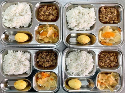 Tiểu học Đức Giang đa dạng thực đơn bữa ăn bán trú cho học sinh