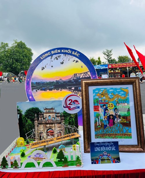 Ngày hội thanh thiếu nhi chào mừng 20 năm thành lập Quận Long Biên