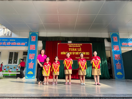 Trường Tiểu học Giang Biên phát động “Tuần lễ hưởng ứng học tập suốt đời”