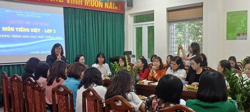Giáo viên khối 3 trên địa bàn quân Long Biên tham dự chuyên đề Tiếng Việt cấp Quận.