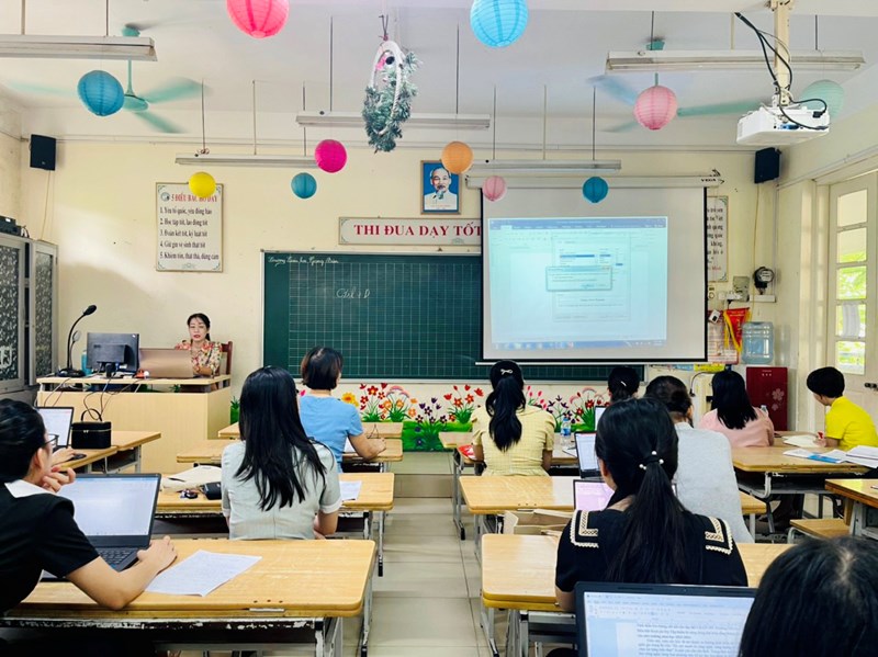 Trường Tiểu học Giang Biên, Quận Long Biên đã tổ chức  tập huấn hướng dẫn thể thức văn bản Word và Excel