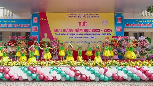 Trường Tiểu học Giang Biên long trọng tổ chức lễ khai giảng năm học 2023 - 2024