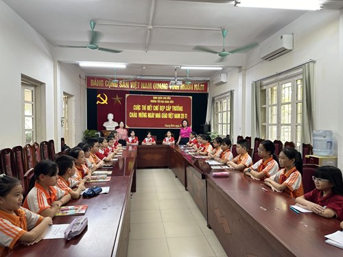 Trường Tiểu học Giang Biên chuẩn bị các hoạt động Chào mừng ngày Nhà Giáo Việt Nam