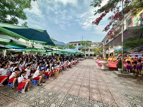 Lễ Bế giảng năm học 2022 - 2023 và Chia tay học sinh lớp 5 của Trường Tiểu học Giang Biên