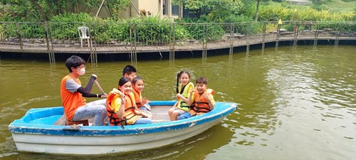 Chuyến dã ngoại thú vị của các bạn nhỏ trường Tiểu học Giang Biên