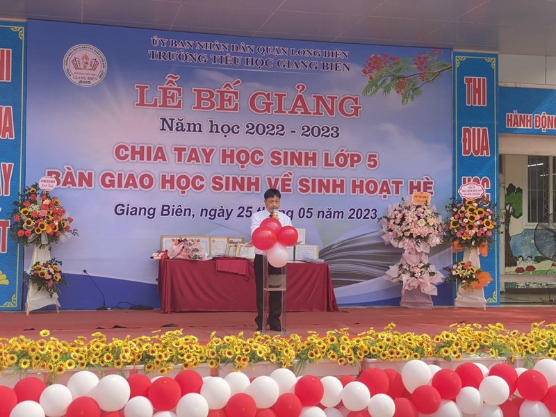 Trường Tiểu học Giang Biên tổ chức lễ bế giảng năm học 2022 - 2023