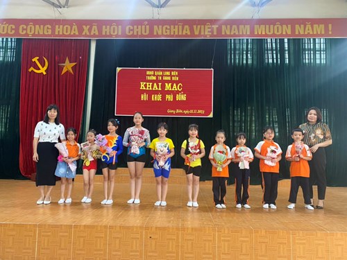 Liên đội Tiểu học Giang Biên tham gia Hội khỏe Phù Đổng năm học 2022-2023