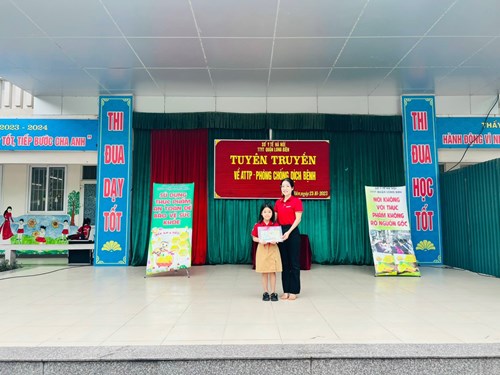 Trường Tiểu học Giang Biên tuyên truyền về An toàn thực phẩm- Phòng chống dịch bệnh