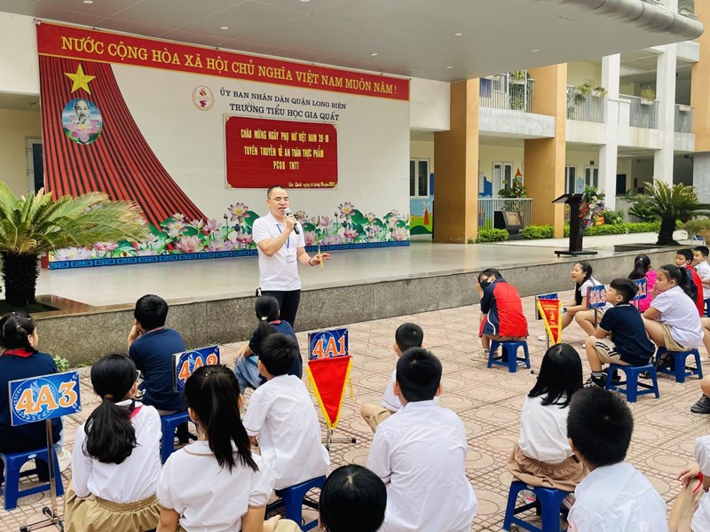 Trường TH Gia Quất phối hợp TT Y tế quận Long Biên tổ chức tuyên truyền bảo đảm an toàn thực phẩm và phòng, chống dịch bệnh  tại trường học năm học 2023 - 2024  