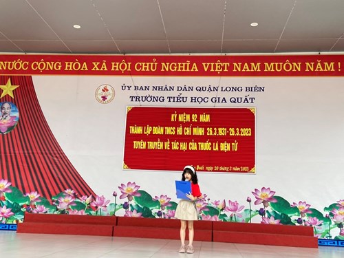 Chào cờ tuần 27: Trường Tiểu học Gia Quất chào mừng kỉ niệm 92 năm ngày thành lập Đoàn TNCS Hồ Chí Minh 26 – 3 và tuyên truyền tác hại của thuốc lá điện tử.