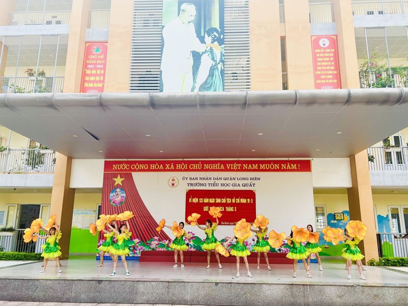Trường Tiểu học Gia Quất tổ chức lễ Kỉ niệm 133 năm ngày sinh của Chủ tịch Hồ Chí Minh