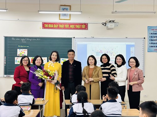 Chúc mừng cô giáo Nguyễn Hải Yến hoàn thành xuất sắc  tiết dự thi Giáo viên dạy giỏi cấp Quận năm học 2022-2023