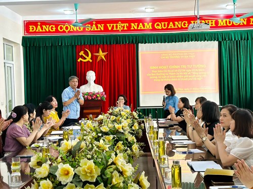 Chi bộ Tiểu học Gia Thụy tổ chức sinh hoạt chính trị, tư tưởng  thực hiện Chỉ thị 24-CT/TU của Ban Thường vụ Thành ủy Hà Nội