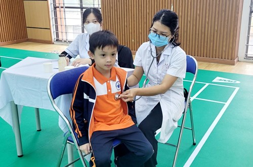 Trường Tiểu học Lê Quý Đôn tổ chức Khám sức khỏe định kỳ cho học sinh năm học 2023-2024