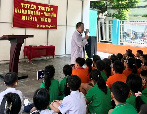 Tuyên truyền An toàn thực phẩm và phòng chống dịch bệnh tại trường Tiểu học Lý Thường Kiệt 