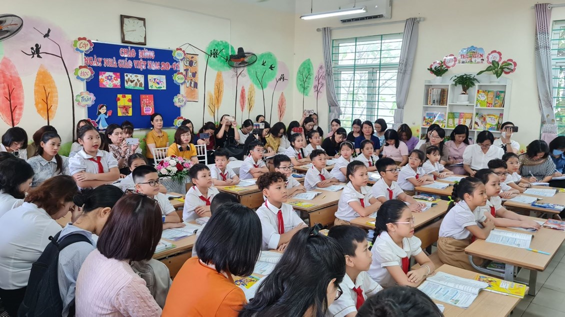 Trường Tiểu học Ngô Gia Tự tổ chức thành công tiết chuyên đề cấp Quận môn Tiếng Việt lớp 4