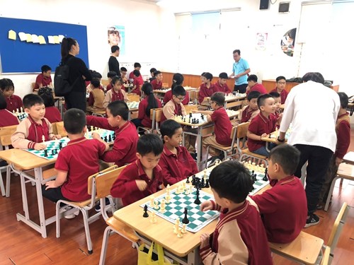 Hội thi đấu cờ vua tại trường tiểu học nguyễn bỉnh khiêm