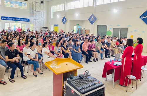 Hội nghị Cha mẹ học sinh đầu năm 2023 - 2024 đong đầy yêu thương của Trường Tiểu học Nguyễn Bỉnh Khiêm