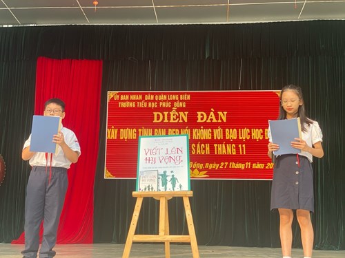 Trường Tiểu học Phúc Đồng tổ chức sinh hoạt dưới cờ tuần 13 Diễn đàn: “Xây dựng tình bạn đẹp - Nói không với bạo lực học đường”; Giới thiệu sách tháng 11.