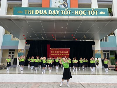 Lớp 1C – Hội Diễn Văn Nghệ Chào Mừng 41 Năm Ngày Nhà Giáo Việt Nam