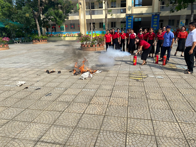 Trường Tiểu học Phúc Lợi tuyên truyền công tác phòng cháy chữa cháy