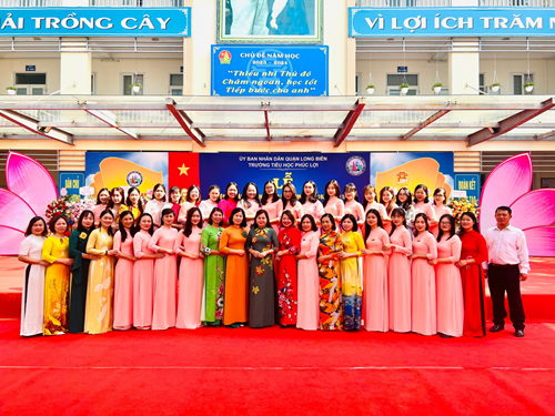 Trường Tiểu học Phúc Lợi tổ chức lễ kỉ niệm 41 năm ngày Nhà giáo Việt Nam, đón nhận danh hiệu Tập thể lao động xuất sắc cấp Thành phố, tuyên dương các nhà giáo tiêu biểu