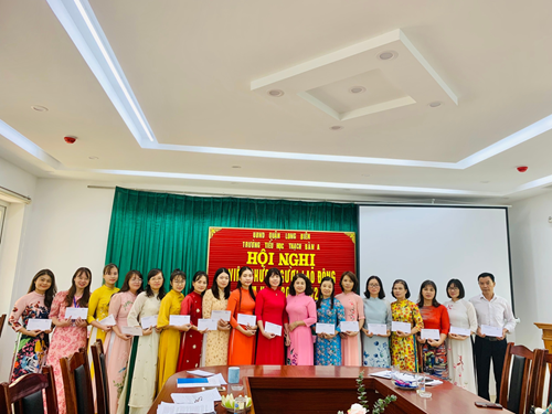 Trường Tiểu học Thạch Bàn A tổ chức Hội nghị  viên chức, người lao động năm học 2023-2024