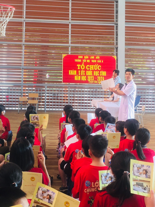  Trường Tiểu học Thạch Bàn A tổ chức khám sức khỏe định kỳ  cho học sinh năm học 2023-2024