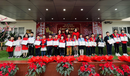 Trường tiểu học Thạch Bàn B tổ chức Lễ sơ kết học kì 1 và phát động thi đua năm 2023
