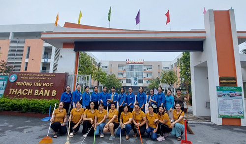 Trường Tiểu học Thạch Bàn B tích cực tổ chức chiến dịch ra quân tổng vệ sinh môi trường phòng chống dịch bệnh đợt 2 năm 2023
